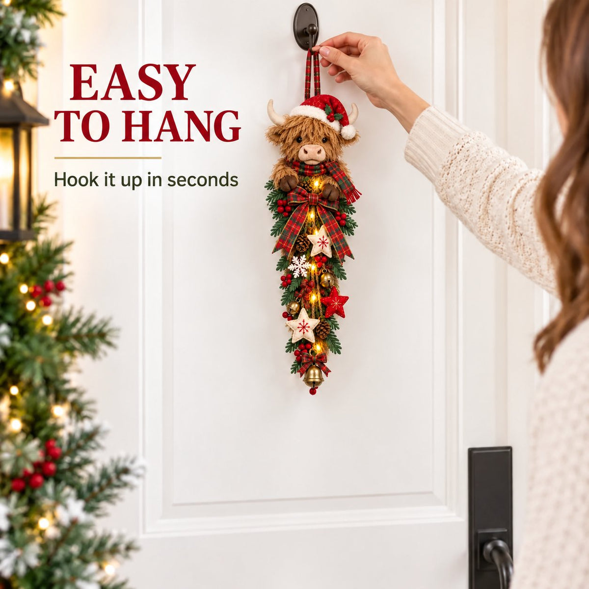 🎄 Lighted Highland Cow Christmas Door Swag(11.8in / 30cm) – A Cozy Holiday Welcome