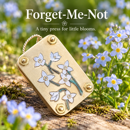 🌸📖 Pocket-Size Flower Press – Turn Tiny Blooms Into Lasting Keepsakes